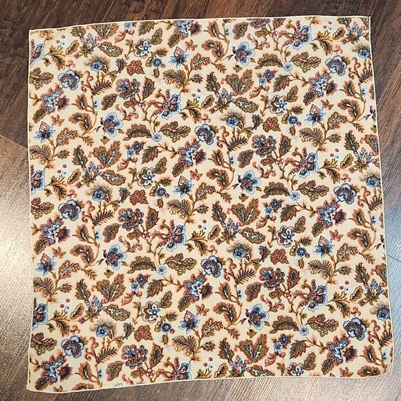 Indienne Floral Bandana Kerchief Stitched Beige Neutrals Red Blue 20 x 20 - Picture 1 of 4
